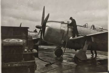 79th-FG-P-47s-Petite-Monique-in-background.-Stewart-Spencer-collection-via-Paul-Spencer