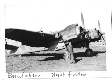 86th-FS-Basil-H.-Blair-with-British-Beaufighter.-Basil-H.-Blair-collection-via-Alan-Blair