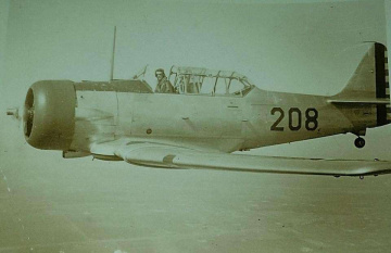 AT-6.-Henry-Kent-collection-via-his-family