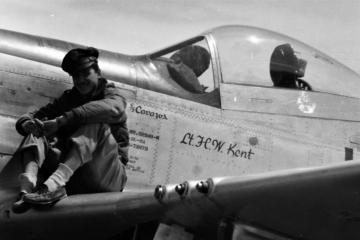 Henry-W.-Kent-on-his-P-51-HOOTNANNY-II-308th-FS-31st-FG.-Henry-Kent-collection-via-his-family