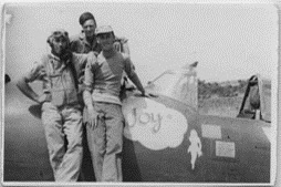 85th-FS-Conrad-Odle-with-Flight-Chief-Edward-Campbell-and-armorer-Orion-Jones-on-his-P-47-named-Joy.-Conrad-Odle-collection-via-Tom-Odle