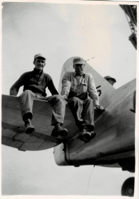 85th-FS-unidentified-on-P-47-X10-likely-at-Cesenatico-Italy-1945.-George-I.-Nadvornik-collection