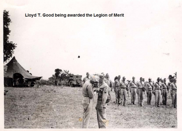 86th-FS-Lloyd-T.-Good-being-awarded-the-Legion-of-Merit-June-24-1944.-Lloyd-T.-Good-collection-via-Laurie-Olds