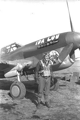 86th-FS-P-40-IDA-LOU-and-pilot.-Basil-Blair-collection-via-Alan-Blair-1
