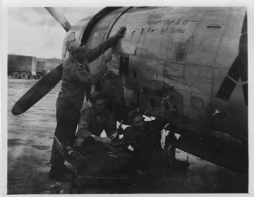 86th-FS-P-47.-John-Henderson-collection-via-the-Army-Air-Corps-Libary-and-Museum