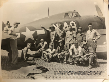 86th-FS-ground-crew-by-P-47.-Rocco-Soranno-collection-via-Marlene-Iaciofano