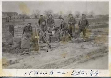 86th-FS-personnel-in-Italy-Dec.-1944.-Matthew-Killewald-collection-via-Brian-Killewald