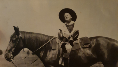 86th-FS-Romie-R.-Royse-on-his-horse-via-the-Royse-family
