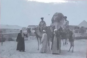 86th-FS-Bill-Taylor-center-with-Robert-Fuller-and-Donald-Mueller-Egypt-1943.-William-R.-Taylor-collection-via-Elyn-Sulger