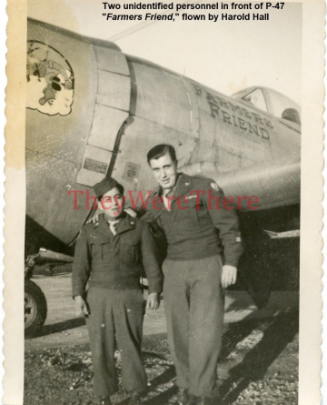 86th-FS-pilot-Harold-Halls-P-47-FARMERS-FRIEND-with-two-ground-personnel-via-Jean-Barbaud-
