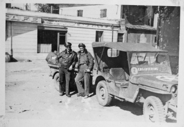 Unidentified-possibly-86th-FS-pilots.-Edward-T.-Brooks-collection-via-Scott-Bricker-and-Bob-Payette