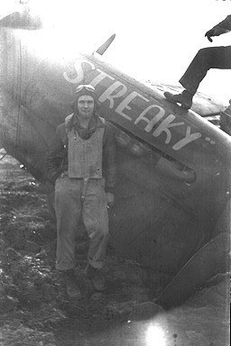 87th-FS-P-40-STREAKY-and-pilot.-Basil-Blair-collection-via-Alan-Blair