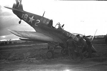 87th-FS-P-40-X82-STREAKY.-Basil-Blair-collection-via-Alan-Blair