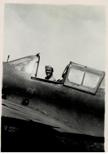 Unidentified-pilot-in-P-40-cockpit.-Edward-O.-McDonnell-collection-via-the-McDonnell-Barry-family