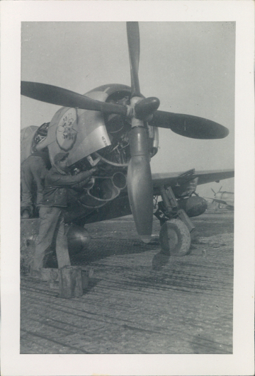 87th-FS-P-47-undergoing-maintenance.-Walter-B.-Snook-collection-via-his-family