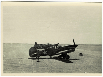 P-40s-possibly-87th-FS.-Lloyd-P.-Jonas-collection-via-his-family